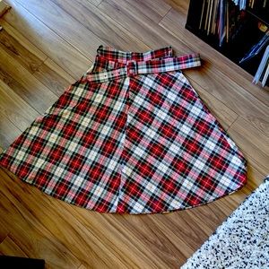Red/Green/Creme Plaid Skirt w/Belt